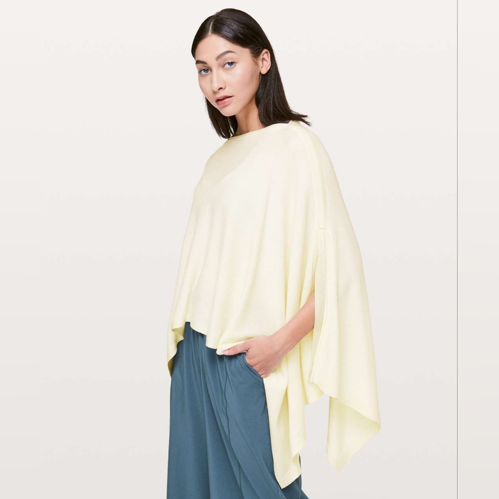 Lululemon Hearts Compass Poncho In Light Ivory.